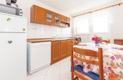 Jadranovo Apartment | Cozy apartment in Jadranovo with WiFi