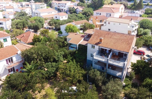 Klek Apartment | Cozy apartment in Klek with house sea view