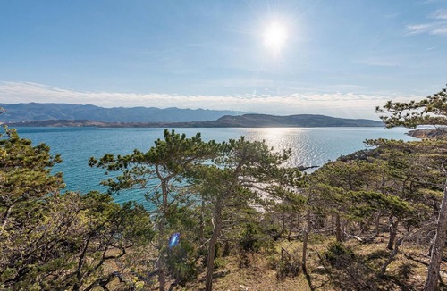 Bosana Apartment | Cozy apartment in Novalja with WiFi