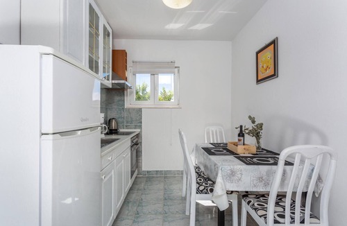 Krk Apartment | Cozy apartment in Pinezici with swimming pool