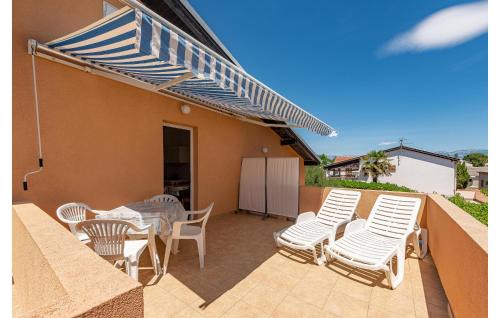 Nin Apartment | Cozy Apartment In Privlaka With Wifi