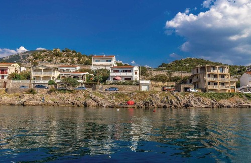 Sveti Juraj Apartment | Cozy Apartment In Sveti Juraj With House Sea View