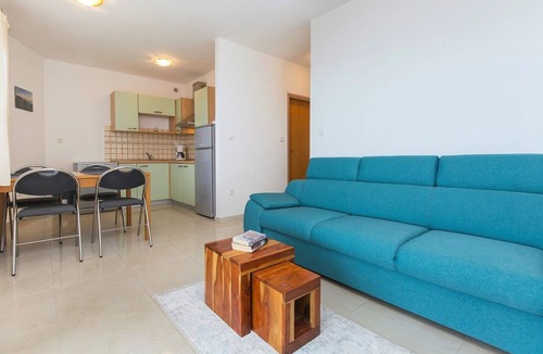 Ravni Apartment | Cozy apartment LARISSA wth sea view 300m from the beach