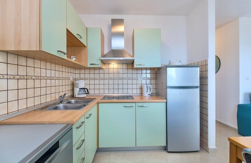 Ravni Apartment | Cozy apartment LARISSA wth sea view 300m from the beach