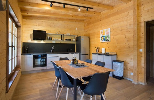 Slunj House | Cozy home in Donje Taboriste with WiFi