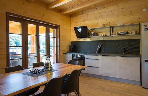 Slunj House | Cozy home in Donje Taboriste with WiFi