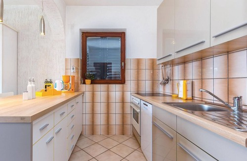 Dramalj House | Cozy home in Dramalj with house sea view