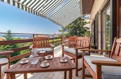 Dramalj House | Cozy home in Dramalj with house sea view