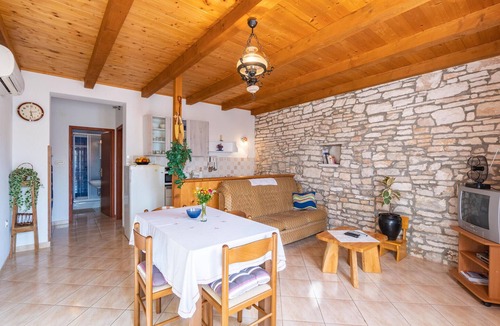 Hrboki House | Cozy home in Hrboki with WiFi