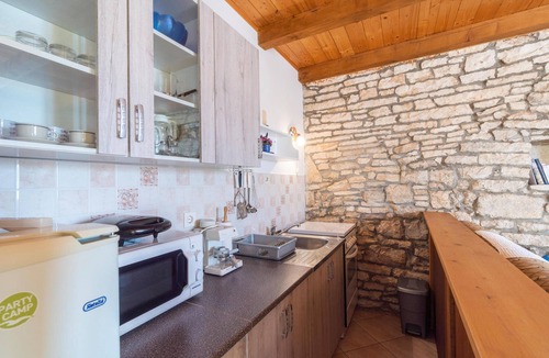 Hrboki House | Cozy home in Hrboki with WiFi