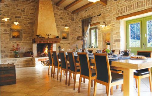 Bartici House | Cozy Home In Labin With Sauna