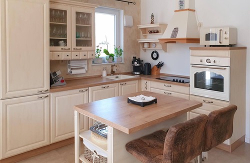 Milohnici House | Cozy home in Milohnici with sauna