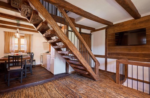 Popovaca House | Cozy home in Popovaca with sauna