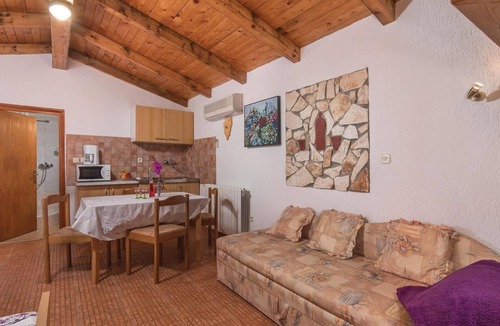 Bacva House | Cozy home in Visnjan with WiFi