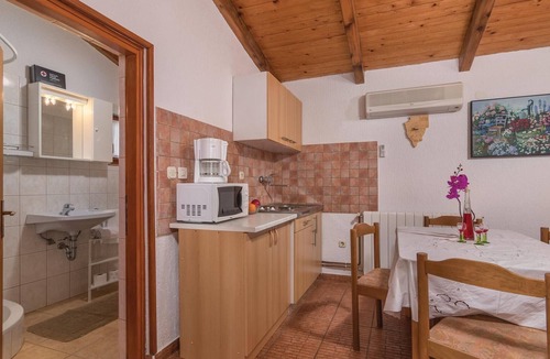 Bacva House | Cozy home in Visnjan with WiFi