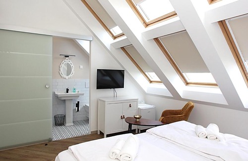 Ljubljana Bed & Breakfast | D Rooms Boutique Stay with Parking & Fast City Access