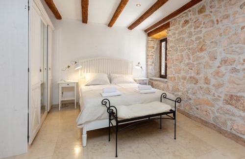 Rovinj Apartment | DeAmicis Studios by Irundo