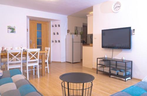 Dekani Apartment | Dekani Red 205