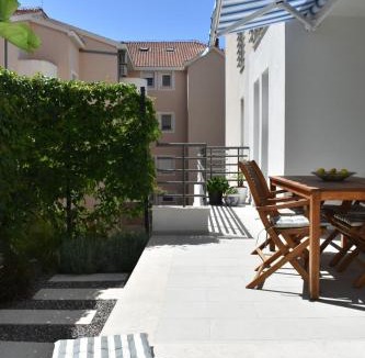 Znjan Apartment | Design Beach Garden Apartment