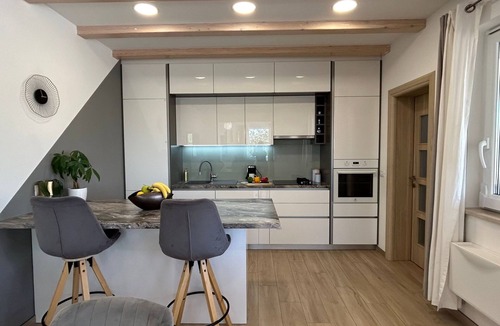 Rezanci House | Diva mit privatem Pool by Interhome