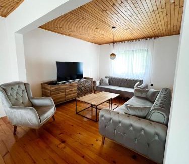 Popov Most House | Domacinstvo Paprica Tjentiste