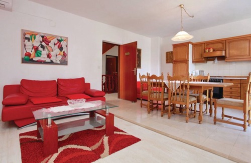 Cove Tri Zala (Zrnovo) Hostel | Dragan's Den - Double Room with Private Bathroom