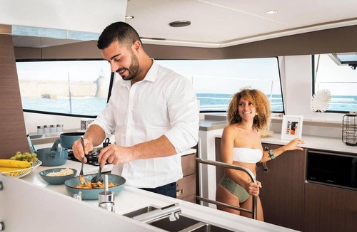 Komolac Boat Rental | Dubrovnik Delight: A Sun-Kissed Sailing Experience