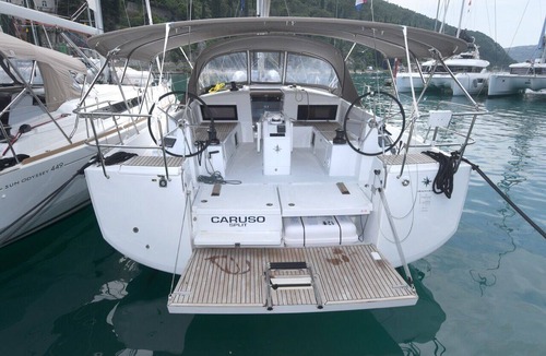Komolac Boat Rental | Dubrovnik Delight: A Sun-Kissed Sailing Experience
