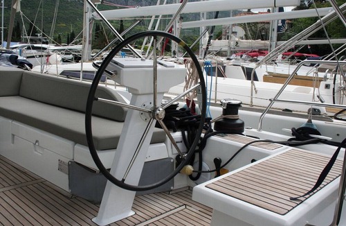 Komolac Boat Rental | Dubrovnik Delight: A Sun-Kissed Sailing Experience