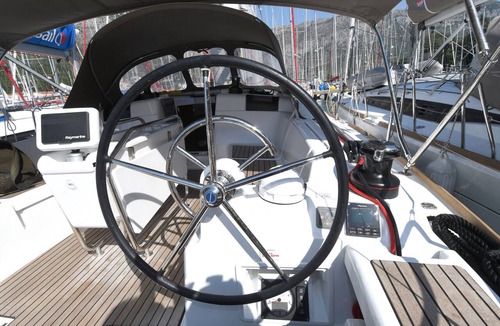 Komolac Boat Rental | Dubrovnik Delight: A Sun-Kissed Sailing Experience