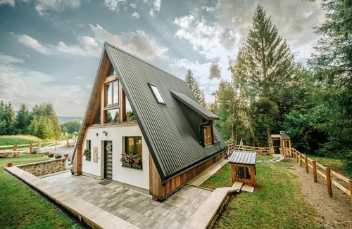 Ravna Gora Ski Chalet | Duh šume