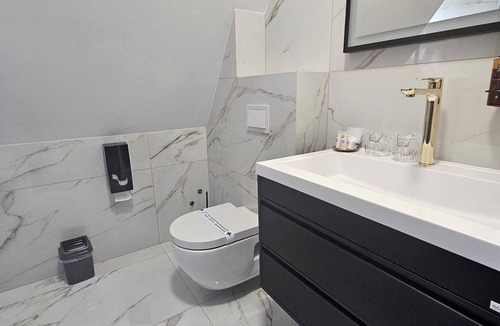 Plitvica Selo Hotel | Dvokrevetna soba Deluxe s bračnim krevetom i kadom