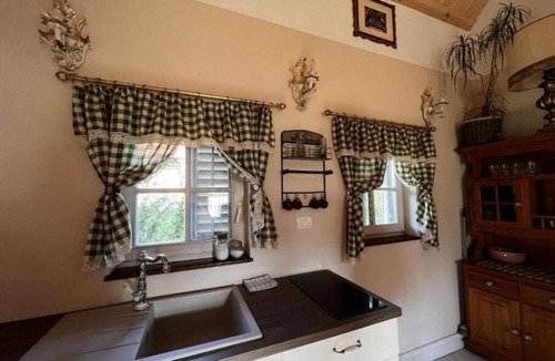 Ivancna Gorica Apartment | Edenski vrt Three-Bedroom Holiday Home