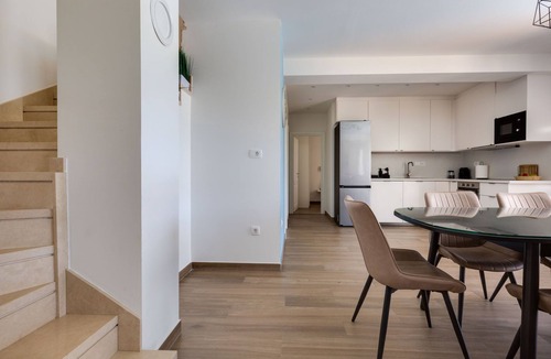 Garjak House | Escape on lake by Interhome