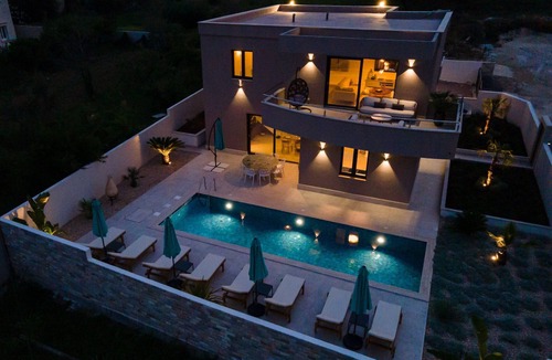 Zaton Villa | Excellent Zaton Villa | 4 Bedrooms | Villa Obala Lagoona | Close to Sea