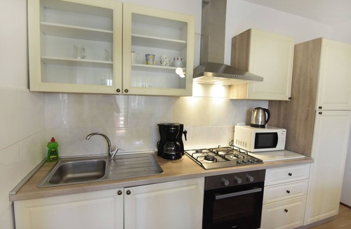 Monterol Apartment | Familiar and equipped flat for a cozy stay