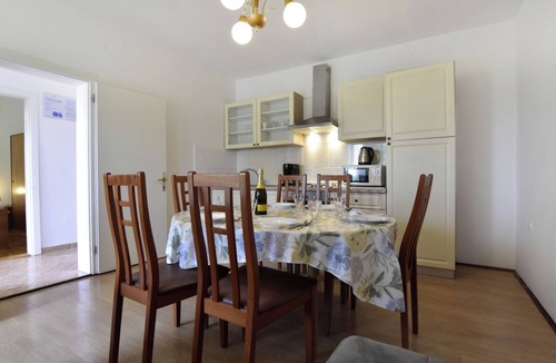 Monterol Apartment | Familiar and equipped flat for a cozy stay