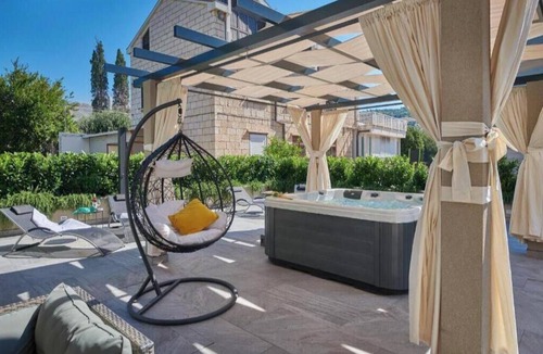 Babin Kuk Apartment | Family 3-bedroom apartment with private jacuzzi terrace Dubrovnik