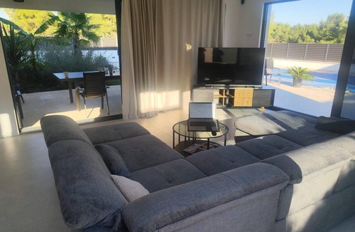 Rogac House | Family friendly house with a swimming pool Rogač, Šolta (K-25444)