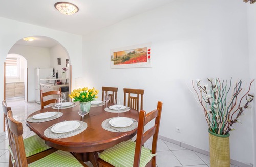 Brulo House | Family friendly, quiet location, garden with barbecue, near the beach