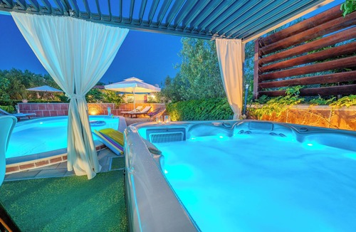 Polaca House | Family villa with large private pool, whirlpool, sauna and gym