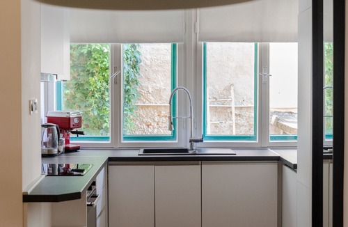 Donji Grad Condo | Fantabulous Old-Town Condo