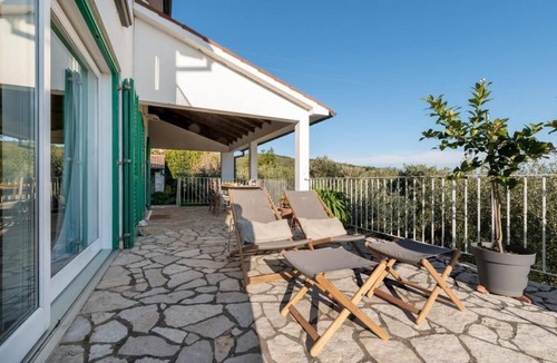 Drenje Apartment | Fantastic flat with large terrace