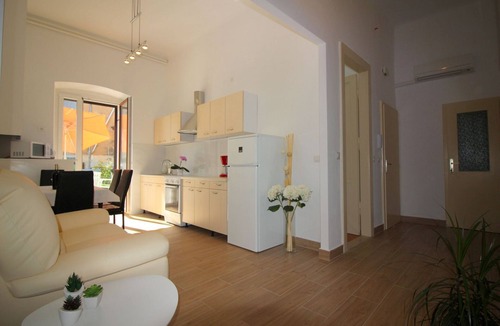 City Center Apartment | Fantastic location in the centre of Porec, only 200 metres from the beach with sea views