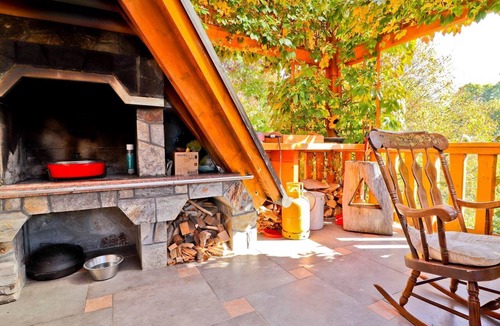 Donja Voca House | Ferienvilla "Ferienhaus Grga" by Interhome