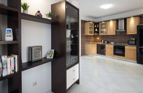 Sestanovac House | Ferienvilla mit Kamin am Waldrand by Interhome