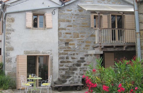 Truske House | Flori Peaceful House - Short, 20' Drive to the Sea