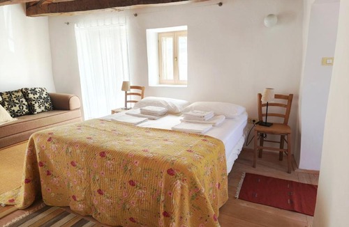 Truske House | Flori Peaceful House - Short, 20' Drive to the Sea