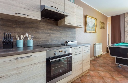 Vintijan Apartment | Four-bedroom apartment with a swimming pool Pula (A-14924-a)
