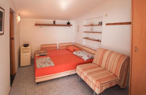 Milna Apartment | Four Bedroom Cozy Apartment In Milna